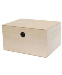 Дървена кутия с метална закопчалка 24х18х13см