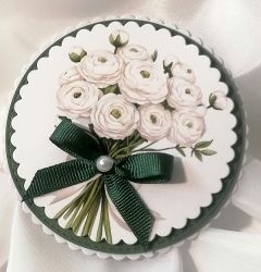 Готова декоративна композиция Бели Лютичета – 3D елемент за картички и scrapbooking