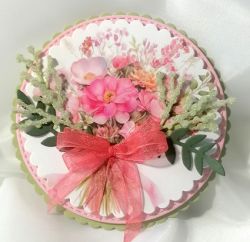 Готова декоративна композиция Пролетни цветя – 3D елемент за картички и scrapbooking