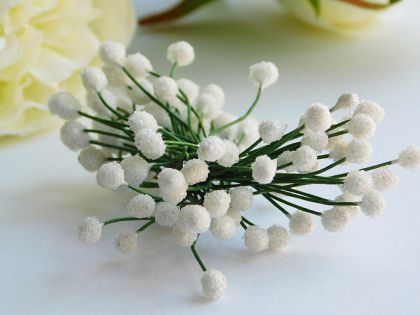 Тичинки - Бели - " захарни "  на декоративна тел - 50 бр