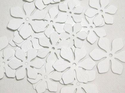 Цвятя - Бяло - три размера - 24 бр