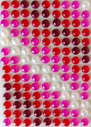 Полусферични самозалепващи перли - Микс Червено - 126 бр.