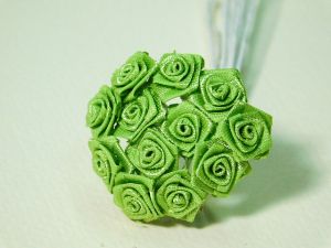 Букет мини розички от сатен - Папрат зелено - 12 бр