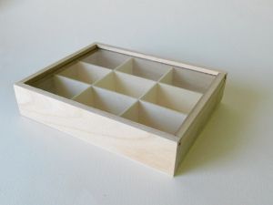 Дървена кутия  с плъзгащ капак - 9 разделения - 17,00  х 13,00  см