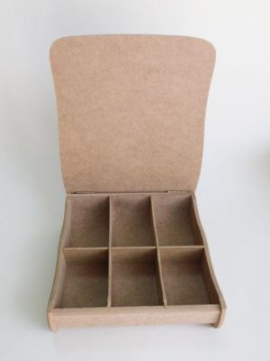 Кутия с 6 разделения - 25,00 х 21,50 х 6,50 см