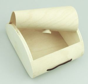 Дървена кутия със закопчалка ластик  - 11,00 х 12,00 х 6,00 см