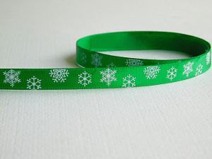 Панделка сатен  - Зелено на снежинки - 5 м.