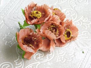 Текстилни цветя с велурени тичинки - Капучино кафяво  - 6 бр.