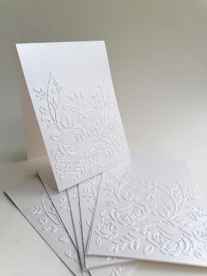 Перлени заготовки за картички - Бели рози - 6 бр.