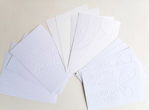 Картони за картички с релеф - Бяла Коледа - 12 бр. - 10,00 х 14,50 см
