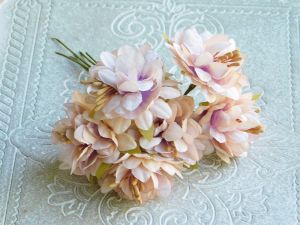 Текстилни цветя сатен - Пепел от рози с тичинки мат - 6 бр.