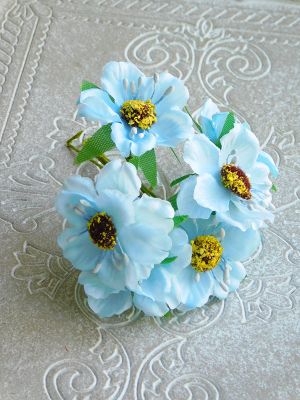 Текстилни цветя с велурени тичинки - Светло Синьо - 6 бр.