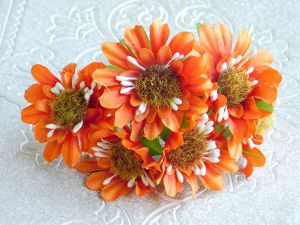 Текстилни цветя Маргаритки с мъхести тичинки - Оранжево - 6 бр.