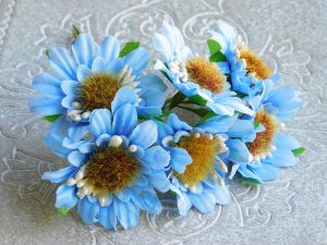 Текстилни цветя Маргаритки с мъхести тичинки - Синьо - 6 бр.