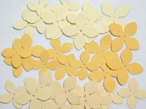 Цвятя - Жълто - два размера - 33 бр