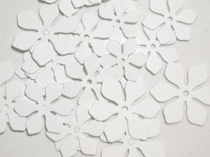 Цвятя - Бяло - три размера - 24 бр