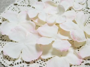 Цвят хортензия от плат - Крем и Нежна праскова Меланж  - 12 бр.