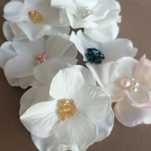 Цвят хортензия от плат - Крем и Нежна праскова Меланж  - 12 бр.