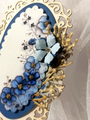 Композиция - Сини цветя