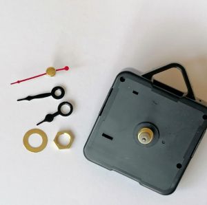 Часовников механизъм - плавен ( къса резба ) - Къси черни стрелки