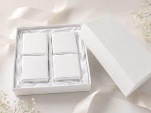 Луксозна Бяла кутия с 4 малки кутии и сатен ( бебешки съкровища ) - 14,00 х 14,00 х 2,50 см