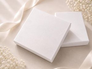 Луксозна Бяла кутия - 14,00 х 14,00 х 2,50 см