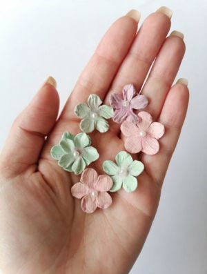 Ръчно изработени цветчета LITTLE BIRDIE Fairy Garden – Микс с перли – 30 бр.